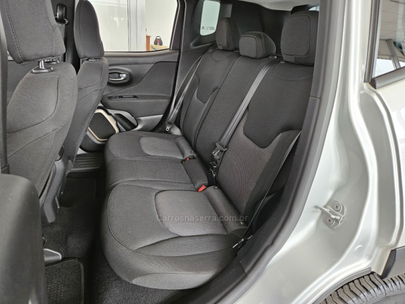 RENEGADE 1.8 16V FLEX SPORT 4P AUTOMÁTICO - 2017 - TAPEJARA