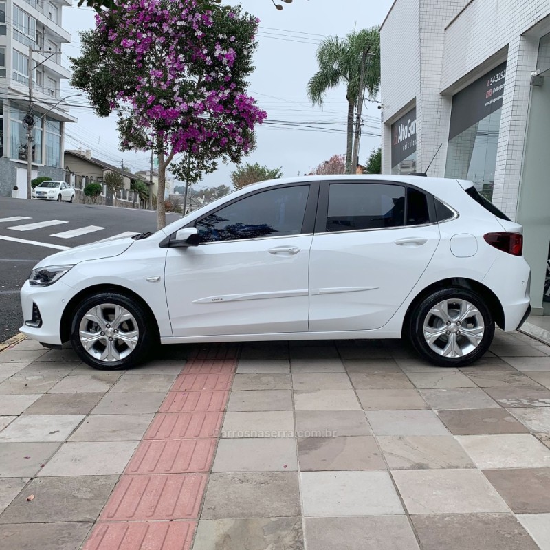 ONIX 1.0	PREMIER II PLUS 12V TURBO FLEX 4P AUTOMÁTICO - 2021 - FLORES DA CUNHA