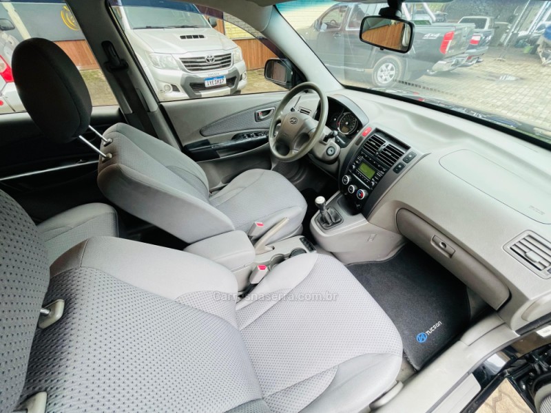 TUCSON 2.0 GL 2WD 16V GASOLINA 4P MANUAL - 2010 - CAMPO BOM