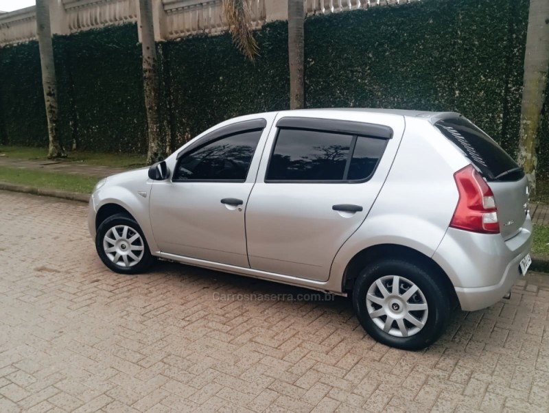 SANDERO 1.0 AUTHENTIQUE 16V FLEX 4P MANUAL - 2013 - CAXIAS DO SUL