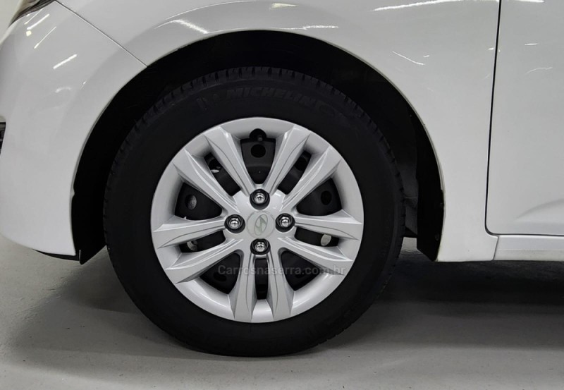 HB20S 1.6 COMFORT PLUS 16V FLEX 4P AUTOMÁTICO - 2017 - BENTO GONçALVES