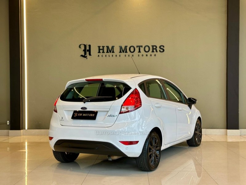 FIESTA 1.6 SE STYLE HATCH 16V FLEX 4P MANUAL - 2018 - CAXIAS DO SUL