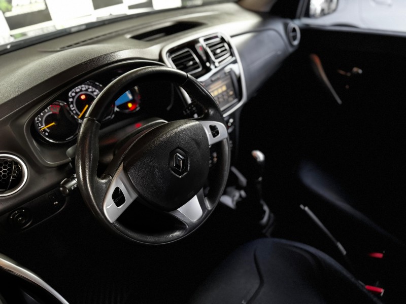 SANDERO 1.6 DYNAMIQUE 8V FLEX 4P MANUAL - 2015 - CAXIAS DO SUL