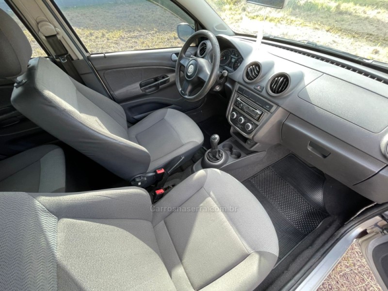VOYAGE 1.0 MI 8V FLEX 4P MANUAL - 2009 - CAMPO BOM