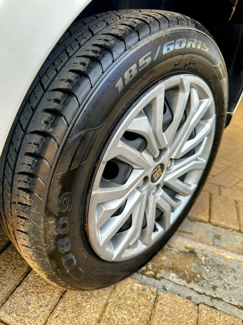 ARGO 1.0 DRIVE 6V FLEX 4P MANUAL - 2023 - TRêS COROAS