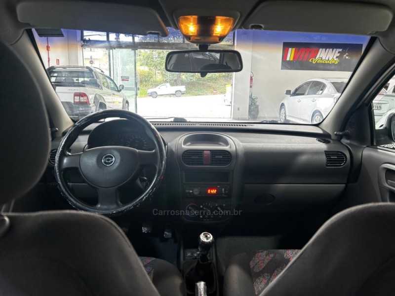 CORSA 1.8 MPFI SEDAN 8V GASOLINA 4P MANUAL - 2003 - CAXIAS DO SUL
