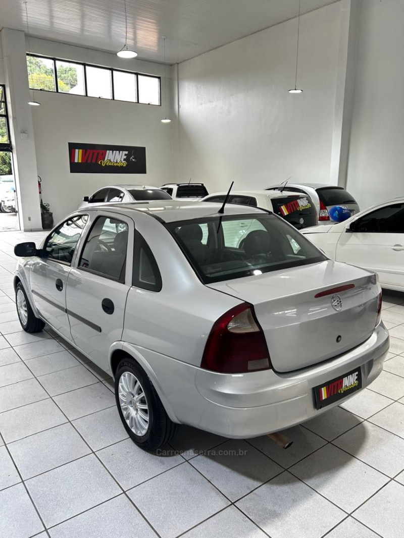 CORSA 1.8 MPFI SEDAN 8V GASOLINA 4P MANUAL - 2003 - CAXIAS DO SUL