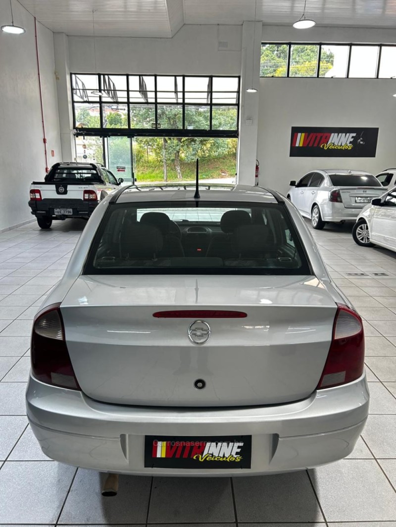 CORSA 1.8 MPFI SEDAN 8V GASOLINA 4P MANUAL - 2003 - CAXIAS DO SUL