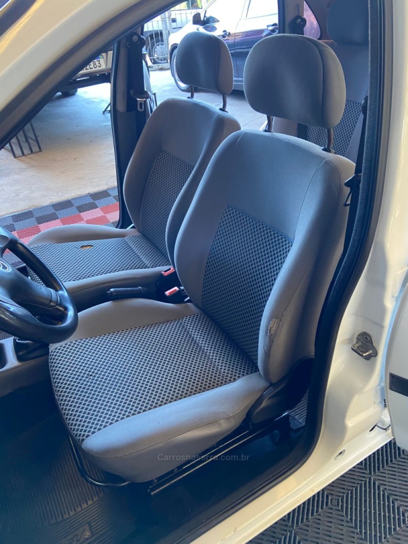 CORSA 1.0 MPFI CLASSIC SEDAN LIFE 8V FLEX 4P MANUAL - 2010 - CAXIAS DO SUL