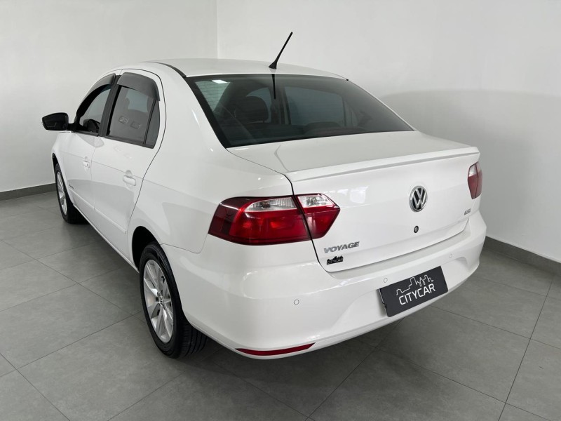 VOYAGE 1.6 MI COMFORTLINE 8V FLEX 4P MANUAL - 2017 - FARROUPILHA