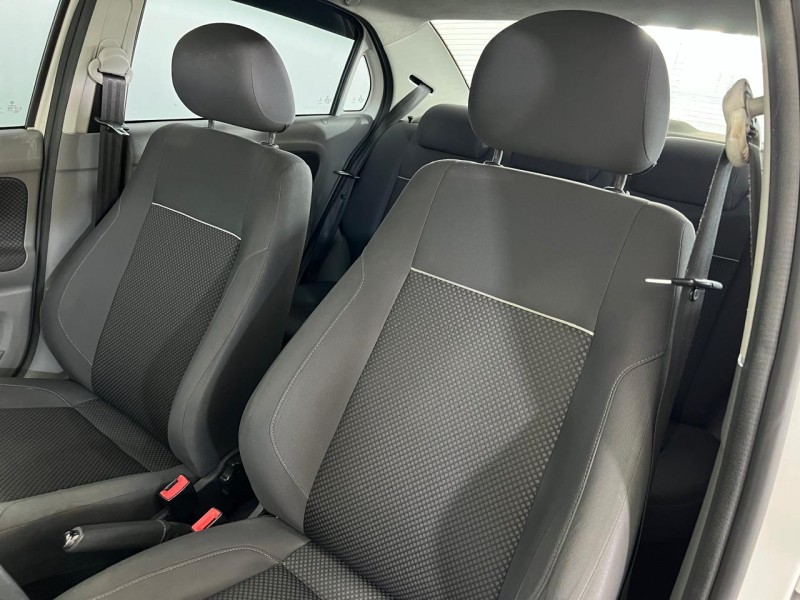 VOYAGE 1.6 MI COMFORTLINE 8V FLEX 4P MANUAL - 2017 - FARROUPILHA