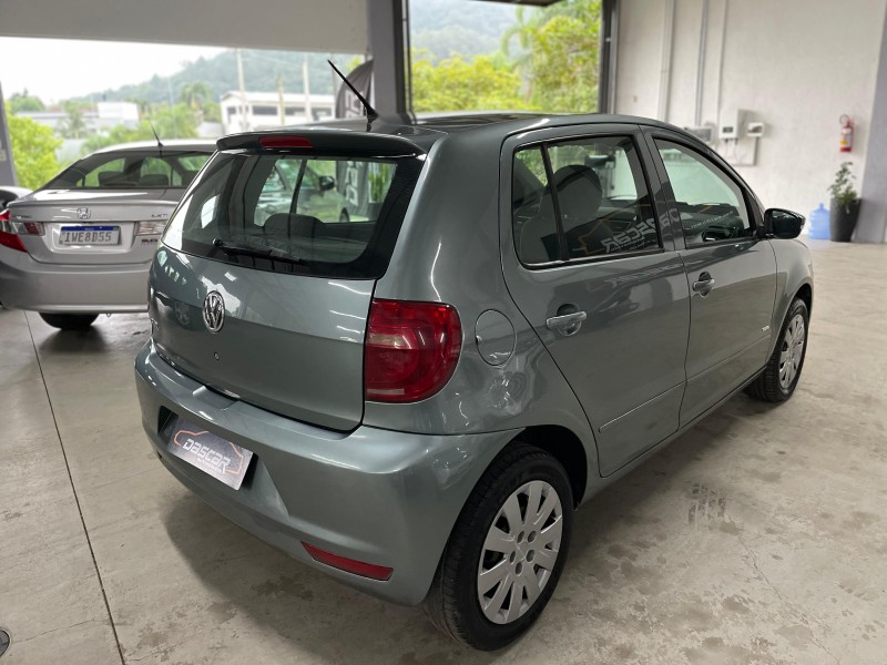 FOX 1.0 MI 8V FLEX 4P MANUAL - 2011 - BOM PRINCíPIO
