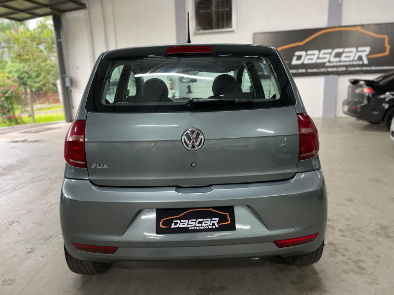 FOX 1.0 MI 8V FLEX 4P MANUAL - 2011 - BOM PRINCíPIO