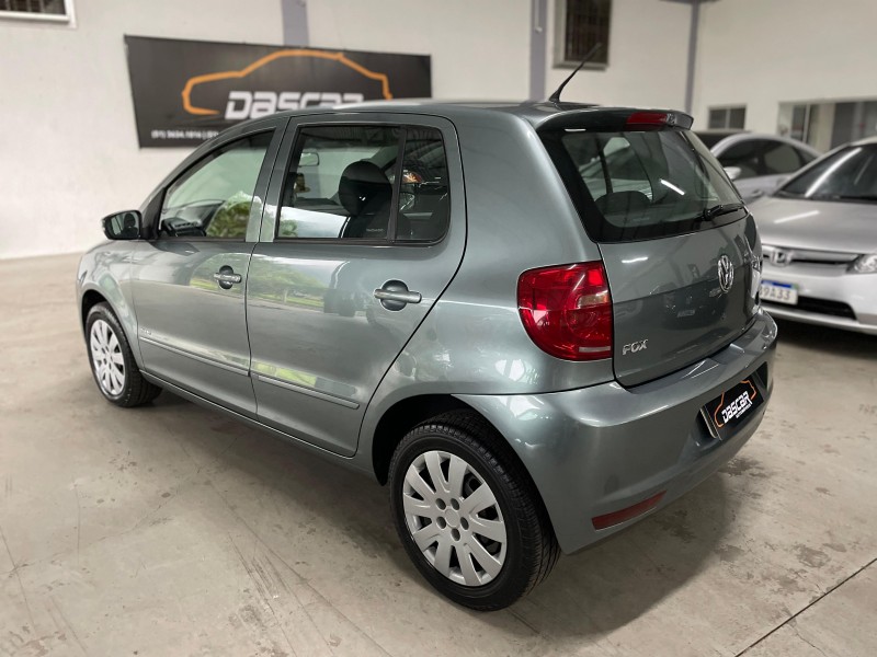 FOX 1.0 MI 8V FLEX 4P MANUAL - 2011 - BOM PRINCíPIO