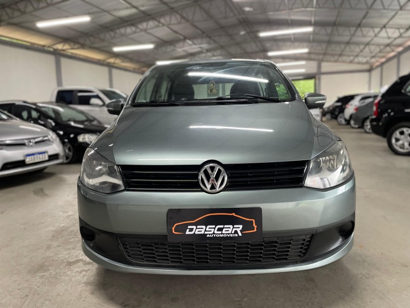 FOX 1.0 MI 8V FLEX 4P MANUAL - 2011 - BOM PRINCíPIO