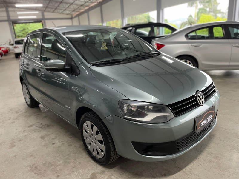 FOX 1.0 MI 8V FLEX 4P MANUAL - 2011 - BOM PRINCíPIO