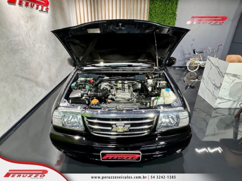 TRACKER 2.0 4X4 8V GASOLINA 4P MANUAL - 2009 - NOVA PRATA