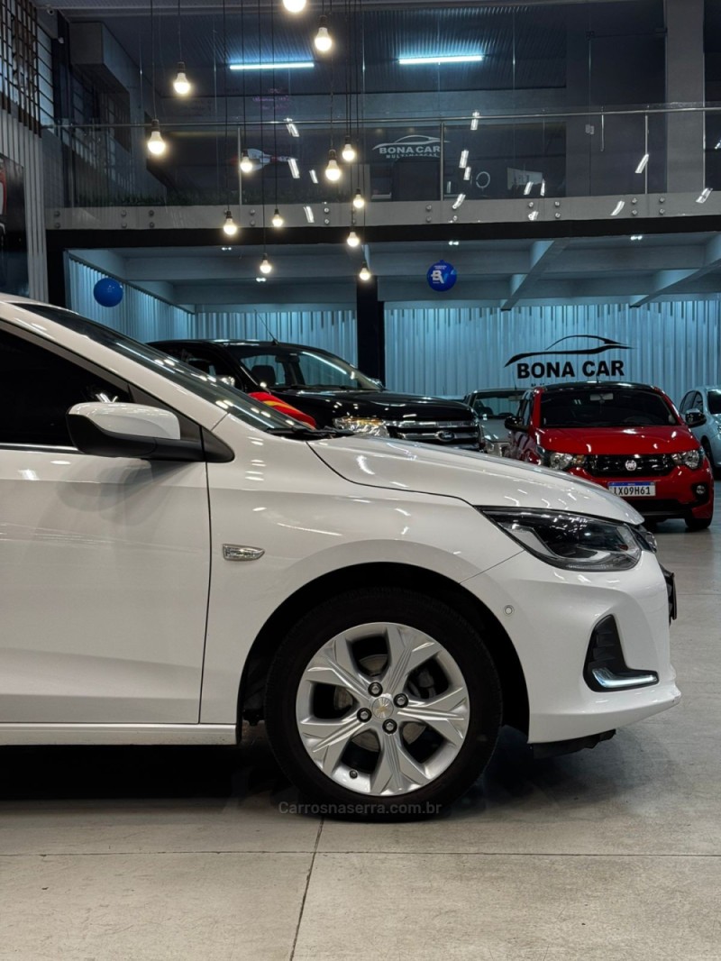 ONIX 1.0	PREMIER PLUS 12V TURBO FLEX 4P AUTOMÁTICO - 2020 - CAXIAS DO SUL