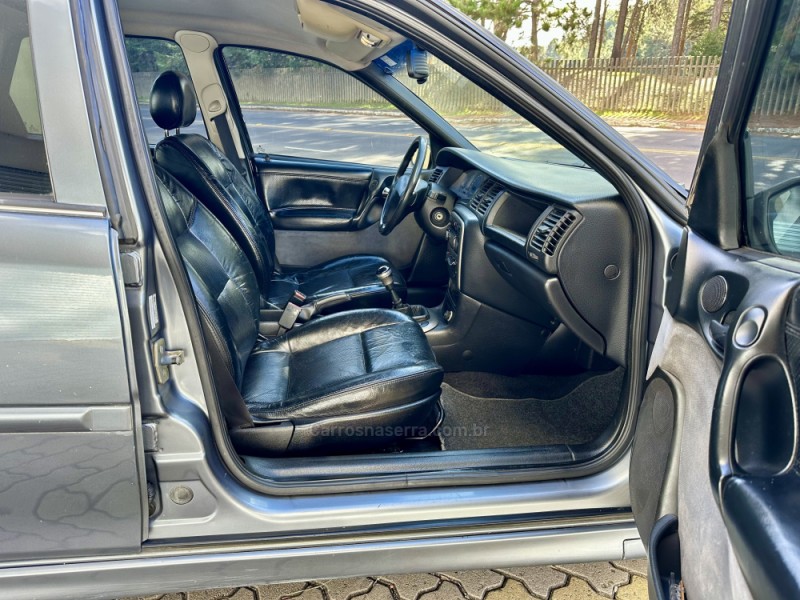 VECTRA 2.2 MPFI CHALLENGE 16V GASOLINA 4P MANUAL - 2001 - CAXIAS DO SUL
