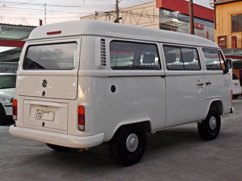 KOMBI 1.4 MI STD LOTAÇÃO 8V FLEX 3P MANUAL - 2012 - CAXIAS DO SUL