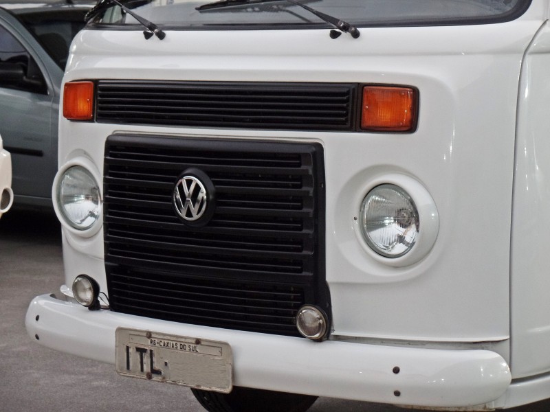 KOMBI 1.4 MI STD LOTAÇÃO 8V FLEX 3P MANUAL - 2012 - CAXIAS DO SUL