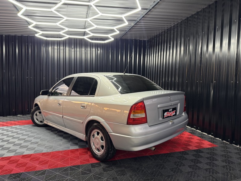 ASTRA 1.8 MPFI GL SEDAN 8V GASOLINA 4P MANUAL - 2001 - CAXIAS DO SUL