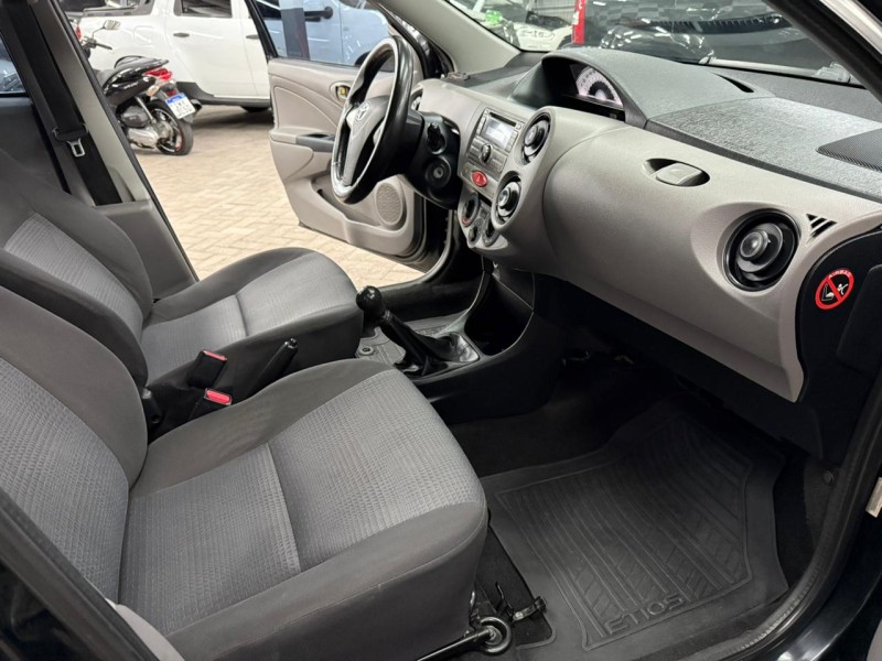 ETIOS 1.3 XS 16V FLEX 4P MANUAL - 2013 - CAXIAS DO SUL