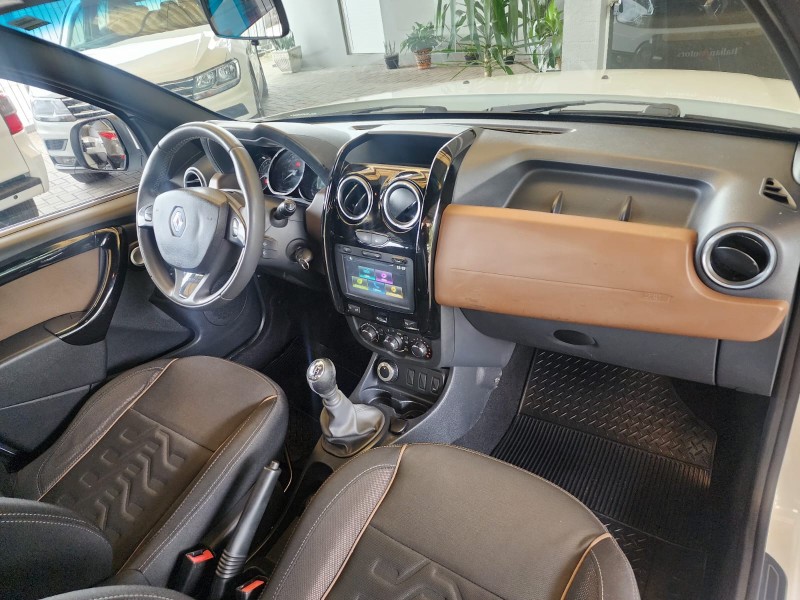 DUSTER 2.0 DYNAMIQUE 4X4 16V FLEX 4P MANUAL - 2016 - CAXIAS DO SUL