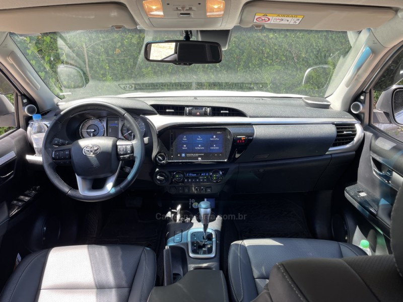 HILUX 2.8 SRX PLUS 4X4 CD TURBO DIESEL 4P AUTOMÁTICO - 2024 - FARROUPILHA