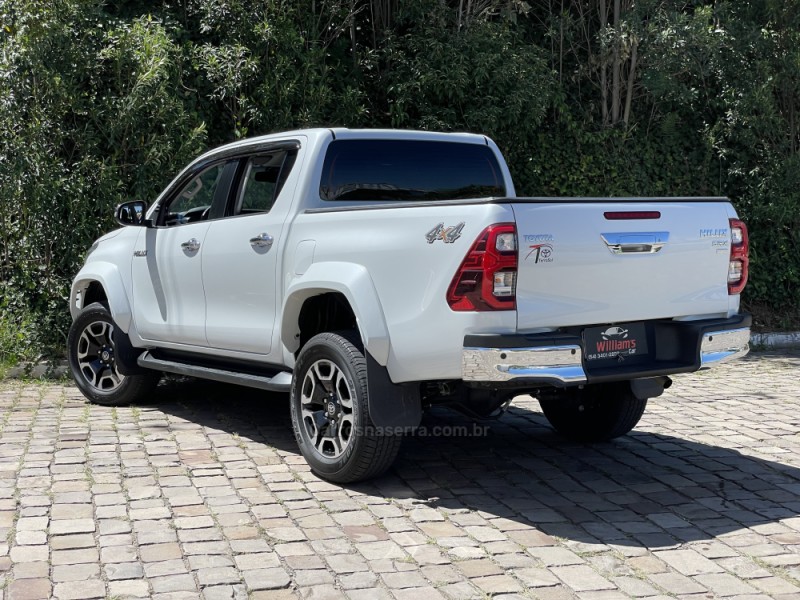 HILUX 2.8 SRX PLUS 4X4 CD TURBO DIESEL 4P AUTOMÁTICO - 2024 - FARROUPILHA