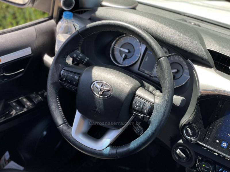 HILUX 2.8 SRX PLUS 4X4 CD TURBO DIESEL 4P AUTOMÁTICO - 2024 - FARROUPILHA