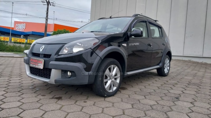 SANDERO 1.6 STEPWAY 8V FLEX 4P MANUAL - 2014 - SOMBRIO