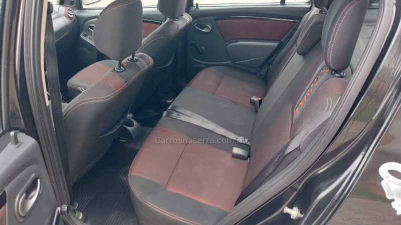 SANDERO 1.6 STEPWAY 8V FLEX 4P MANUAL - 2014 - SOMBRIO
