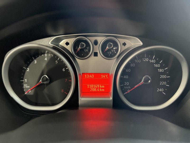 FOCUS 1.6 GLX 8V GASOLINA 4P MANUAL - 2013 - CAXIAS DO SUL