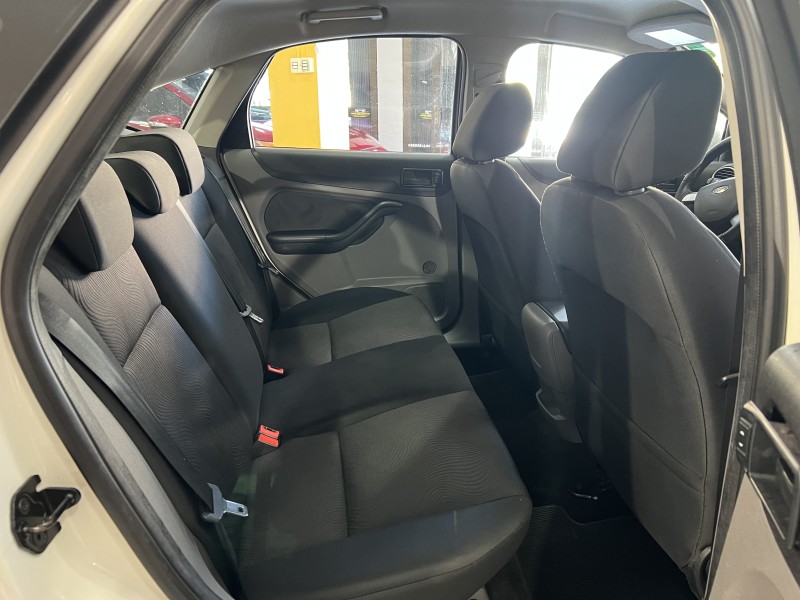 FOCUS 1.6 GLX 8V GASOLINA 4P MANUAL - 2013 - CAXIAS DO SUL
