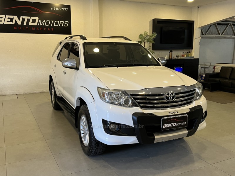 HILUX SW4 2.7 SR 7 LUGARES 4X2 16V FLEX 4P AUTOMÁTICO - 2015 - BENTO GONçALVES