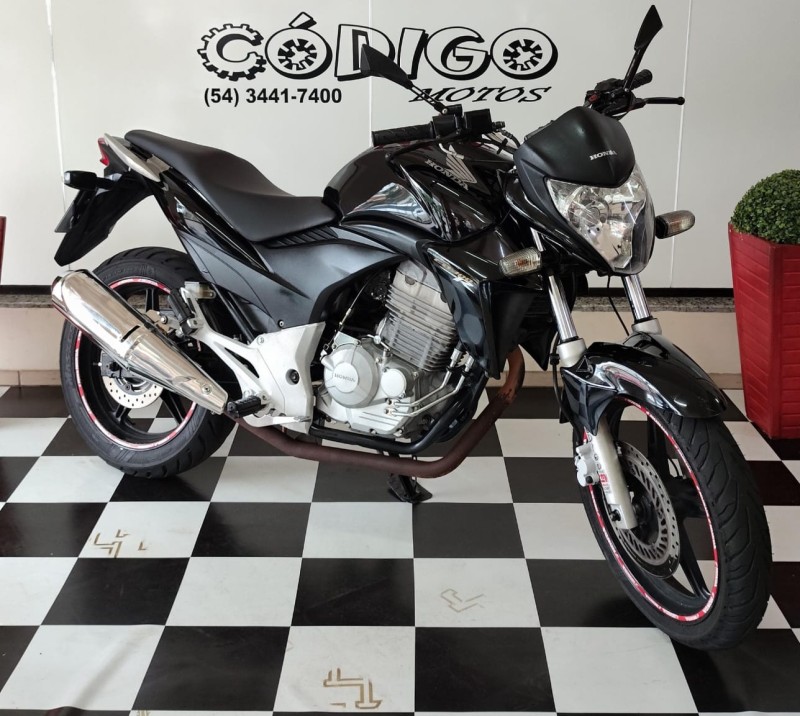 CB 300R  - 2014 - VERANóPOLIS