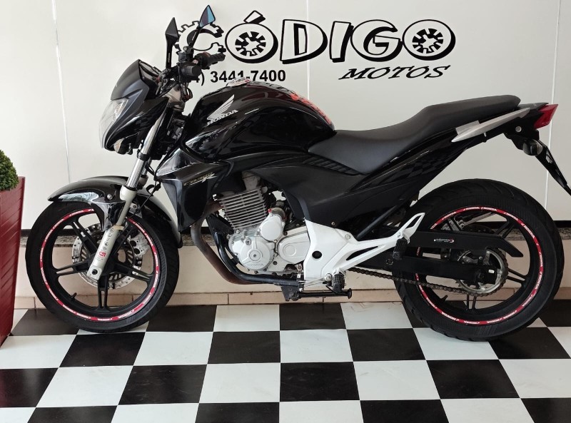 CB 300R  - 2014 - VERANóPOLIS