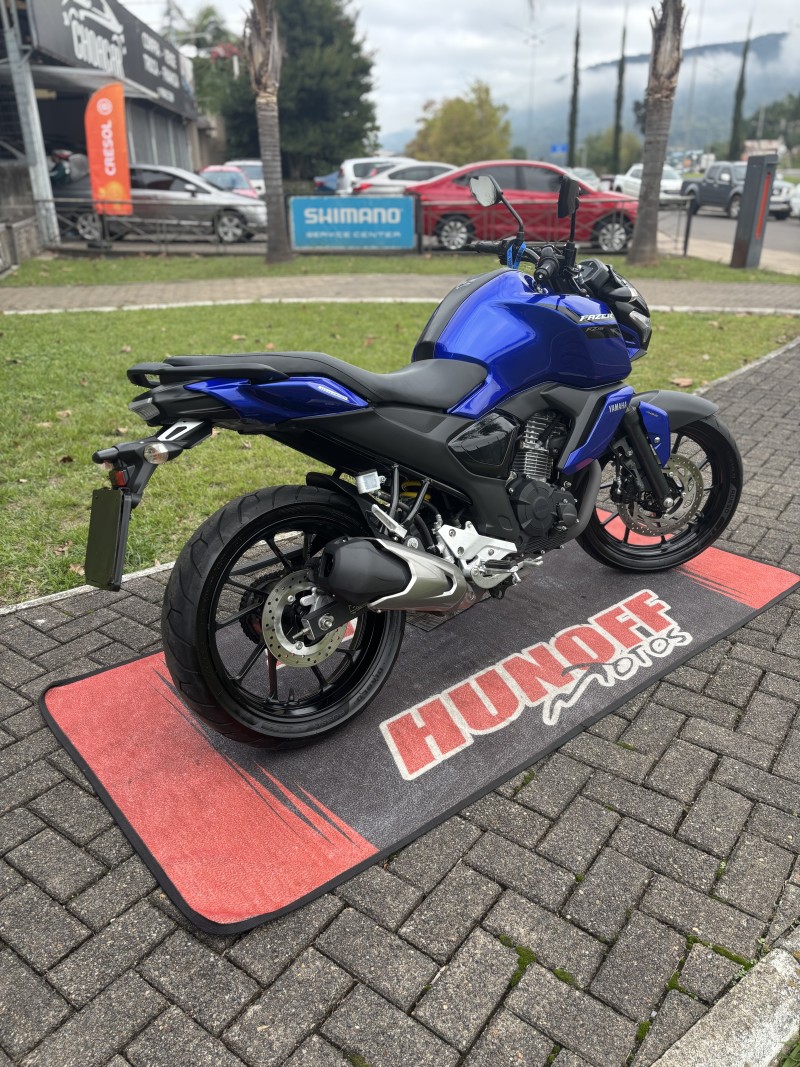 FAZER FZ15 ABS - 2023 - FELIZ