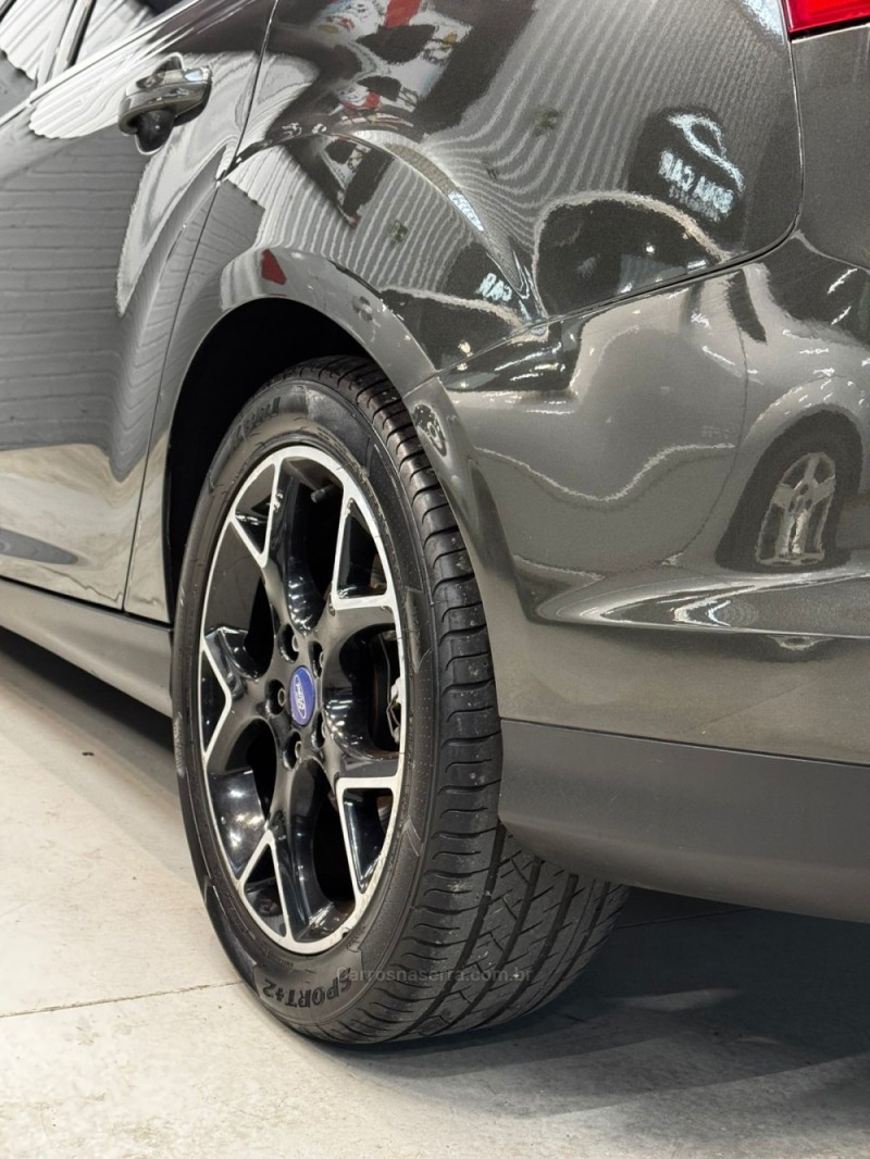 FOCUS 2.0 TITANIUM PLUS SEDAN 16V FLEX 4P AUTOMÁTICO - 2015 - CAXIAS DO SUL