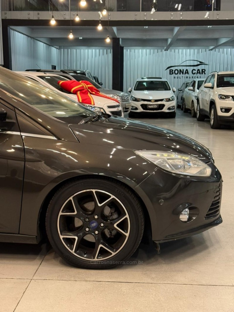 FOCUS 2.0 TITANIUM PLUS SEDAN 16V FLEX 4P AUTOMÁTICO - 2015 - CAXIAS DO SUL