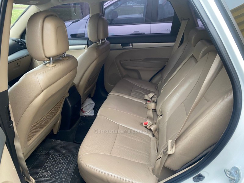 SORENTO 2.4 EX 4X2 16V GASOLINA 4P AUTOMÁTICO - 2012 - SAPIRANGA