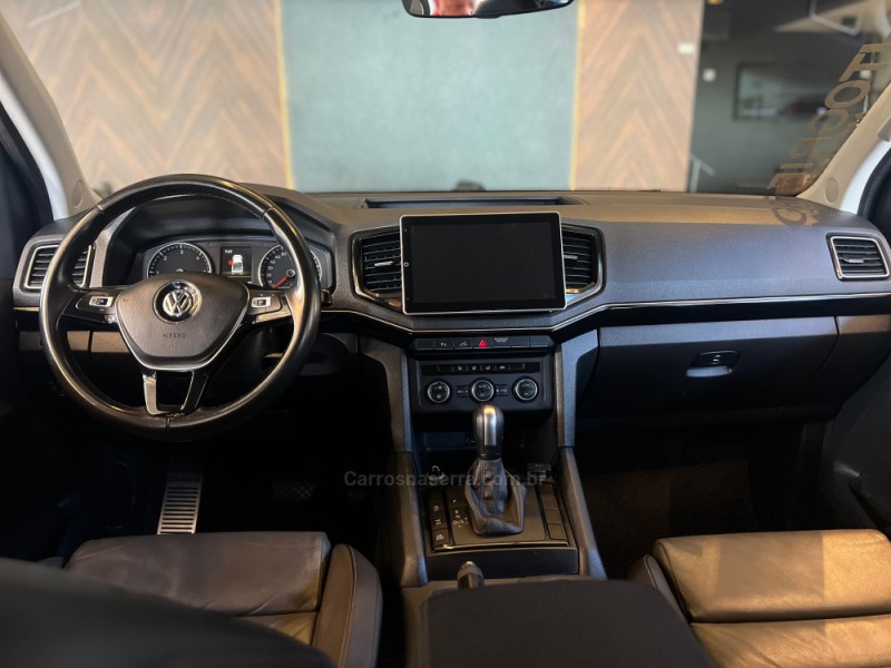 AMAROK 3.0 V6 TDI HIGHLINE CD DIESEL 4MOTION AUTOMÁTICO - 2019 - CAMPO BOM