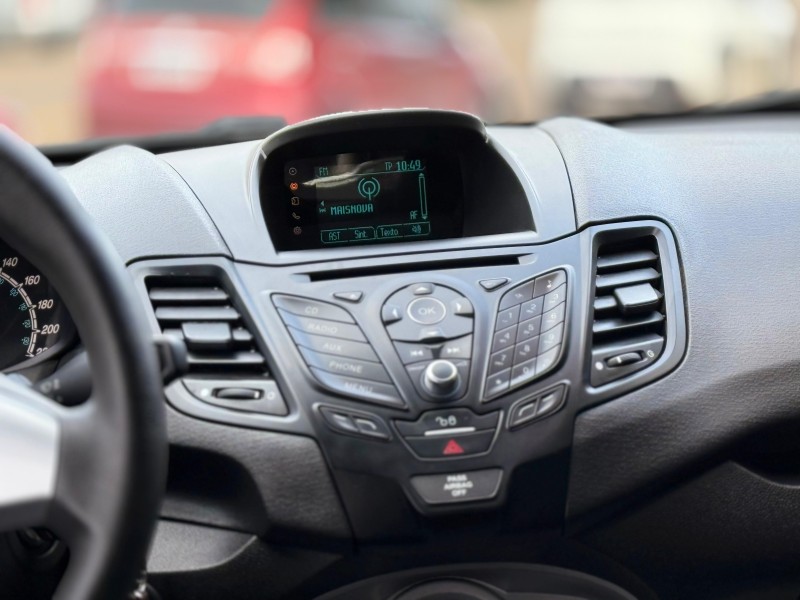 FIESTA 1.6 SE SEDAN 16V FLEX 4P MANUAL - 2015 - LAGOA VERMELHA