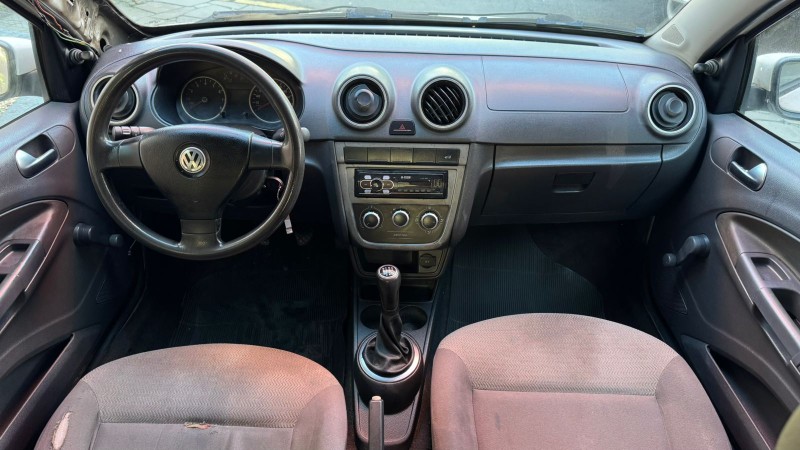 VOYAGE 1.0 MI 8V FLEX 4P MANUAL - 2010 - TRêS COROAS
