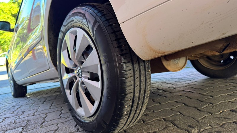 VOYAGE 1.0 MI 8V FLEX 4P MANUAL - 2010 - TRêS COROAS