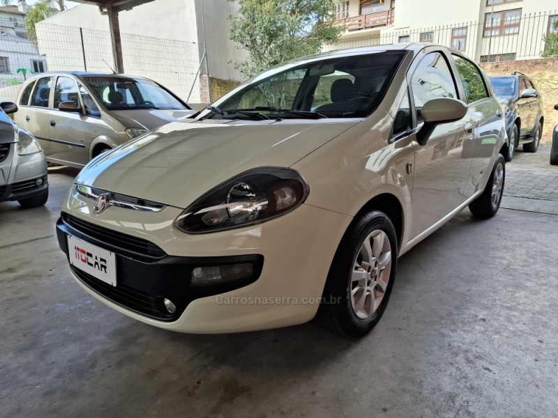 PUNTO 1.4 ATTRACTIVE ITALIA 8V FLEX 4P MANUAL - 2016 - GARIBALDI