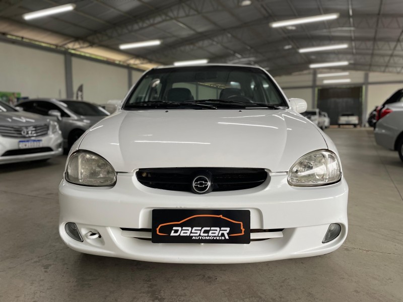CORSA 1.6 MPFI CLASSIC SEDAN 8V GASOLINA 4P MANUAL - 2003 - BOM PRINCíPIO