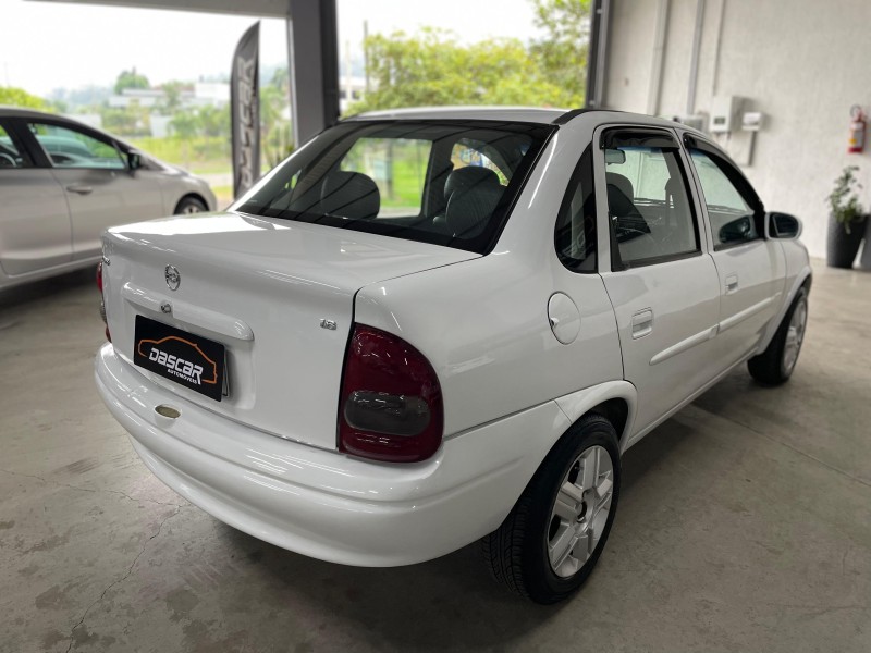 CORSA 1.6 MPFI CLASSIC SEDAN 8V GASOLINA 4P MANUAL - 2003 - BOM PRINCíPIO