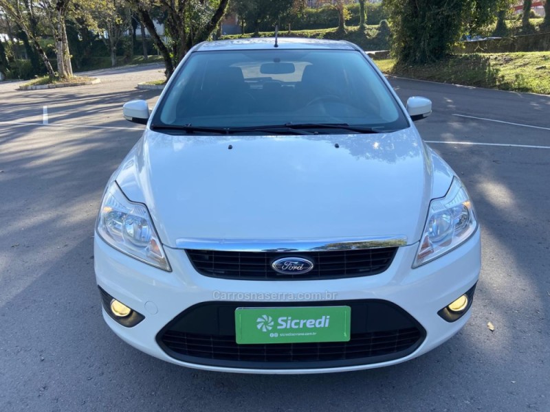 FOCUS 1.6 GLX 16V FLEX 4P MANUAL - 2013 - BENTO GONçALVES